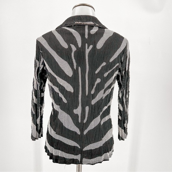 Black and White Alberto Makali Gauze with Sequins Blazer - Picture 5 of 6